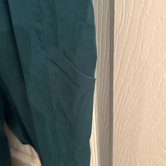 MEC pull in capris quick drying - Picture 2 of 4